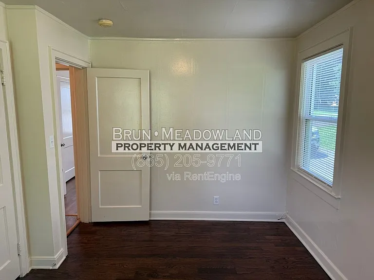 2620 Woodbine Ave — Photo 16