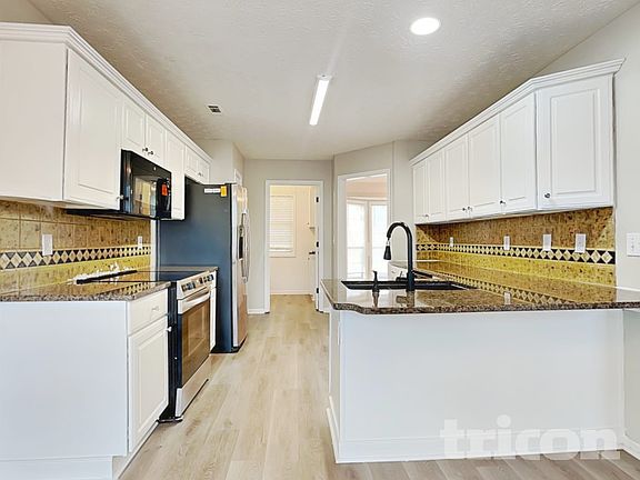 5th image of 1685 Nottingham Way
