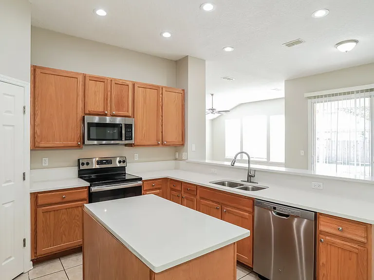 9446 Maidstone Mill Dr E — Photo 7