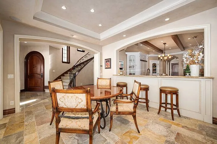 1104 W Bay Ave — Photo 16