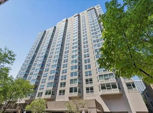 720 W Gordon Ter APT 18N, Chicago, IL 60613