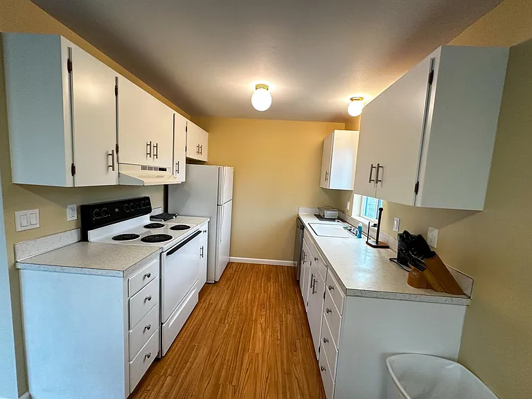 6504 35th Ave NE #103 — Photo 6