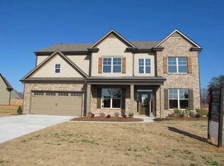 562 Woodburn Ln, Lawrenceville, GA