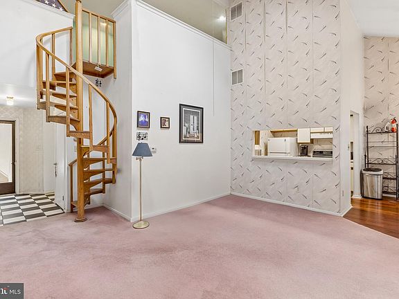 2nd image of 317 Georgia Ct