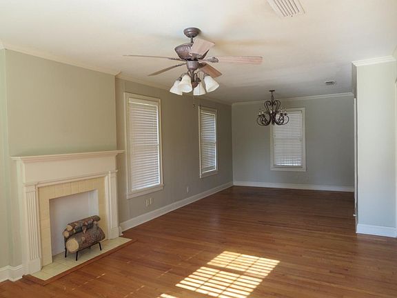 Living Room / Dining Room