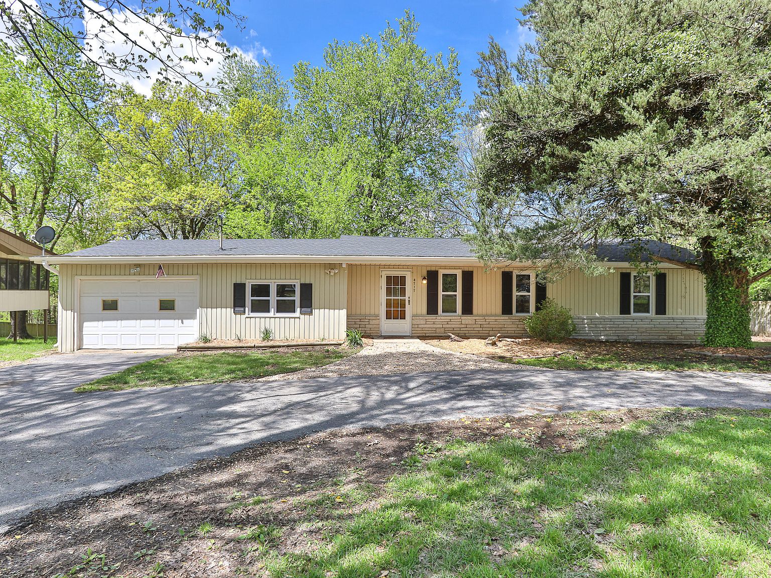 4717 S Roslyn Ave, Springfield, MO 65804 | Zillow