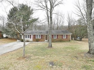 989 Meadowbrook Dr, King, NC 27021