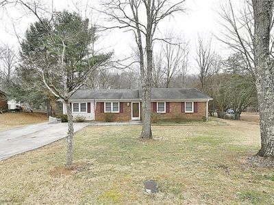 989 Meadowbrook Dr, King, NC, 27021