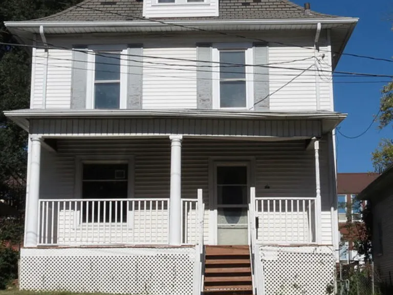 512 Phelps St — Photo 1
