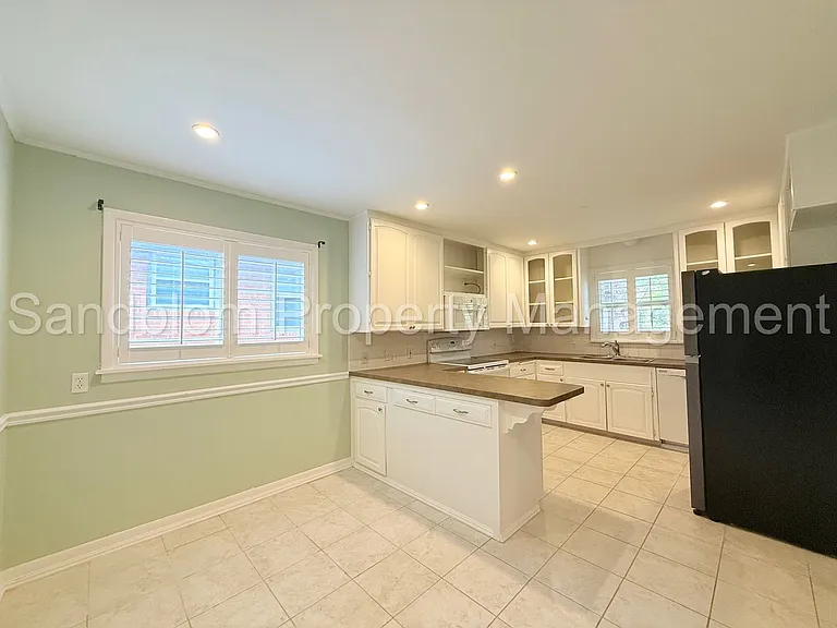 3737 E 37th Pl — Photo 8
