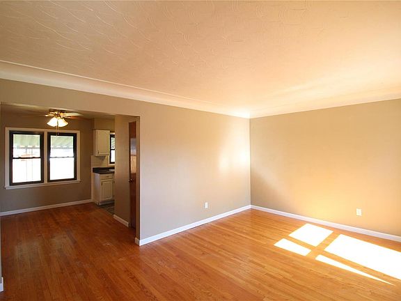4th image of 2917 Dogwood Dr