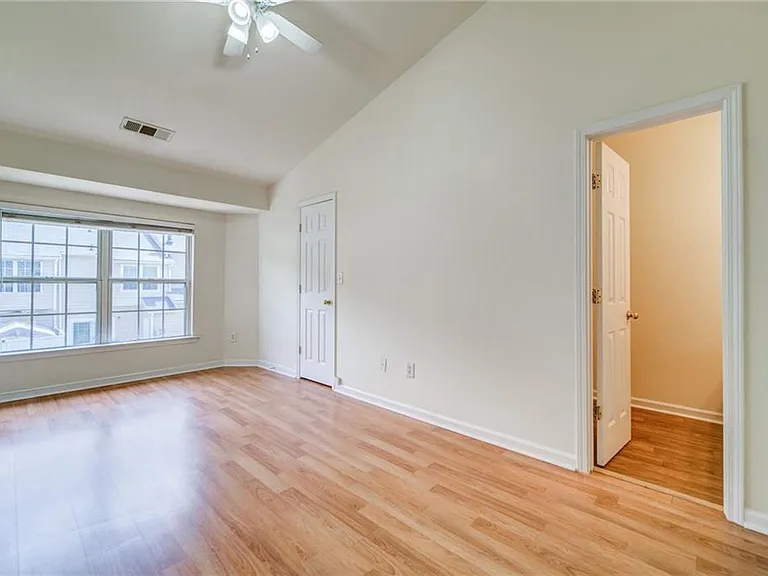 3285 Hidden Cove Cir — Photo 19