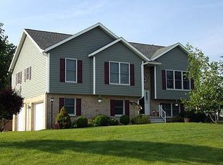 369 Overlea Ct, Chambersburg, PA 17201