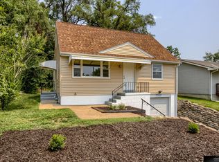 7707 N 33rd St, Omaha, NE 68112