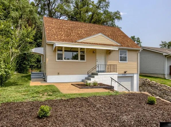 7707 N 33rd St, Omaha, NE 68112