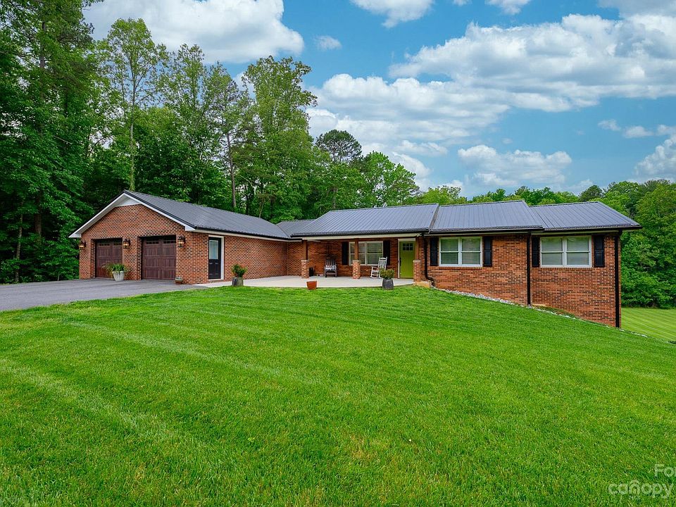 1st image of 114 Foothills Dr SE