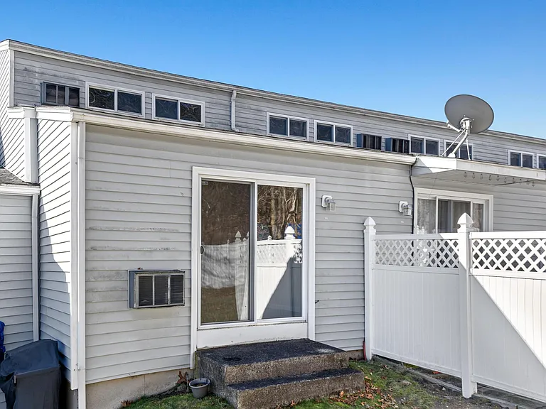 50 E Hill Rd #3L — Photo 15