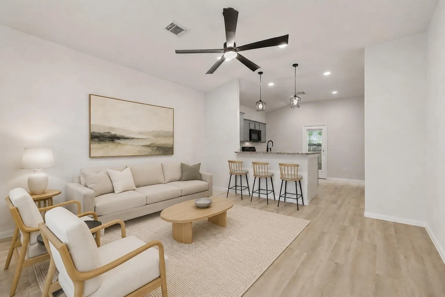 3 bed, 2.0 bath, 1060 sqft, $1,800 — Photo 3