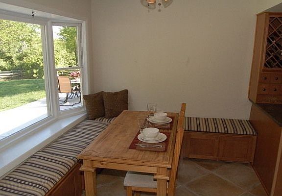 Breakfast Nook w/ bay window