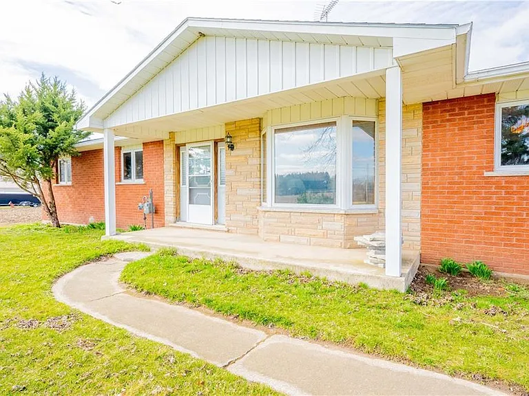 5213 Governors Rd — Photo 4