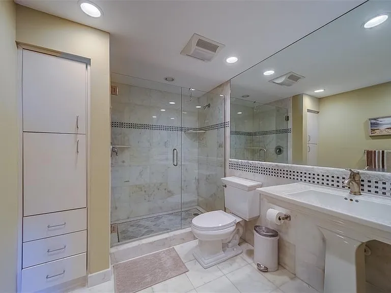 675 S Gulfview Blvd #Penthouse 1 — Photo 21
