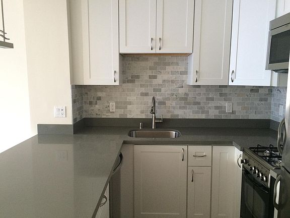 3rd image of 2165 Larkin St