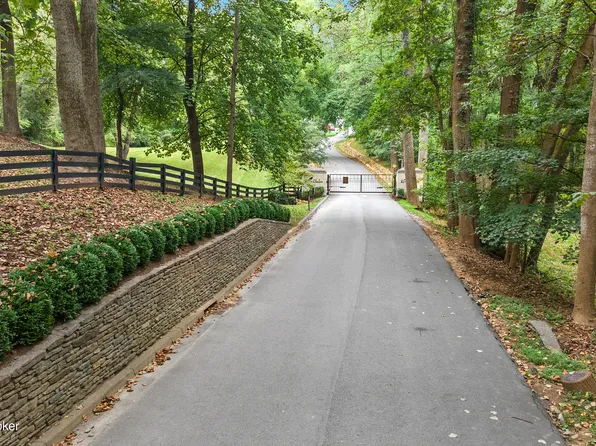 14403 River Glades Ln, Prospect, KY 40059