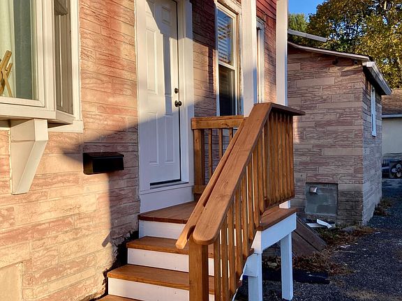 Private entrance on side of house