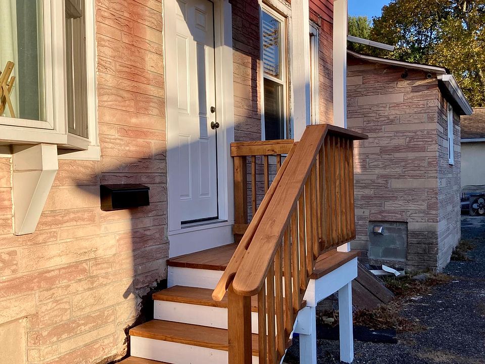 Private entrance on side of house