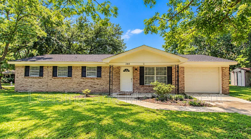4 bed, 2.0 bath, 1134 sqft, $2,475 — Photo 1