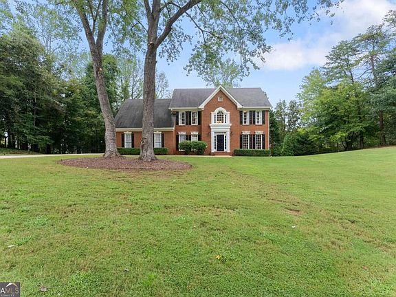 3rd image of 4649 Windsor Dr