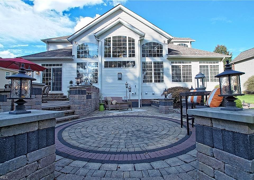 Rear Bi Level Patio