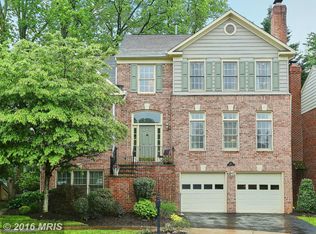 9833 Fox Rest Ln, Vienna, VA 22181