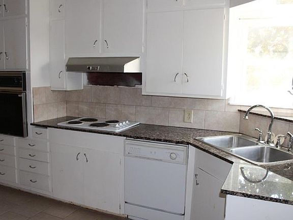 4th image of 1004 NW Dearborn Ave