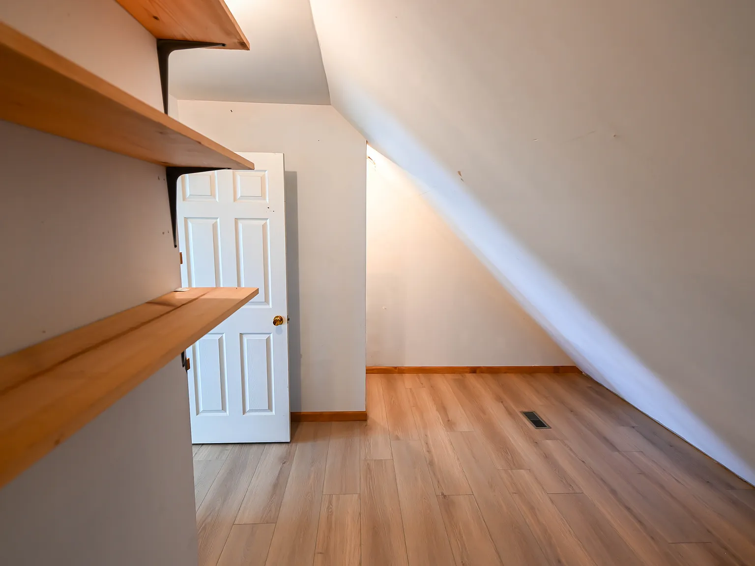 4 bed, 1750 sqft, $2,550 — Photo 3