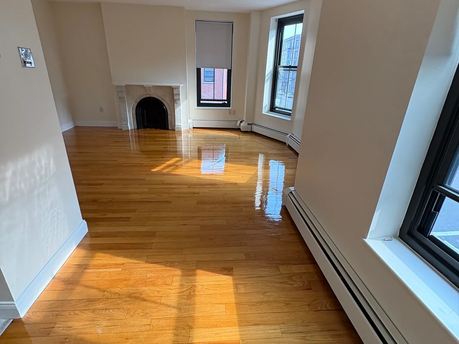 2 bed, 999 sqft, $4,100 — Photo 3