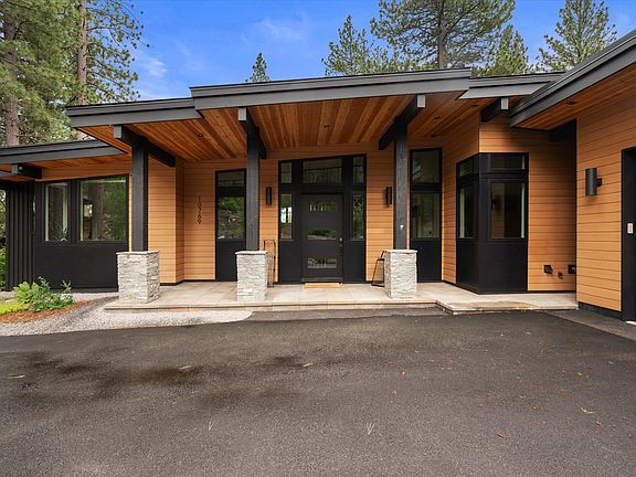 3rd image of 10769 Labelle Ct