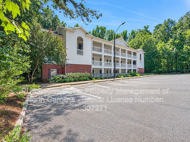 2 bed, 2.0 bath, 935 sqft, $1,475 — Photo 2
