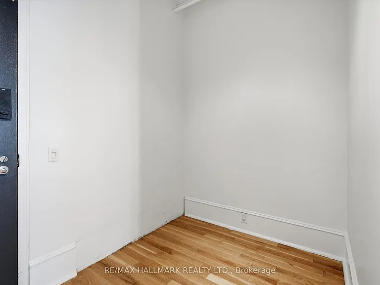 477 Richmond St W #306 — Photo 24