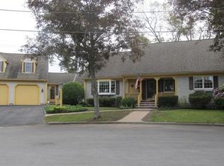 2 Crestwood St, Fall River, MA 02720