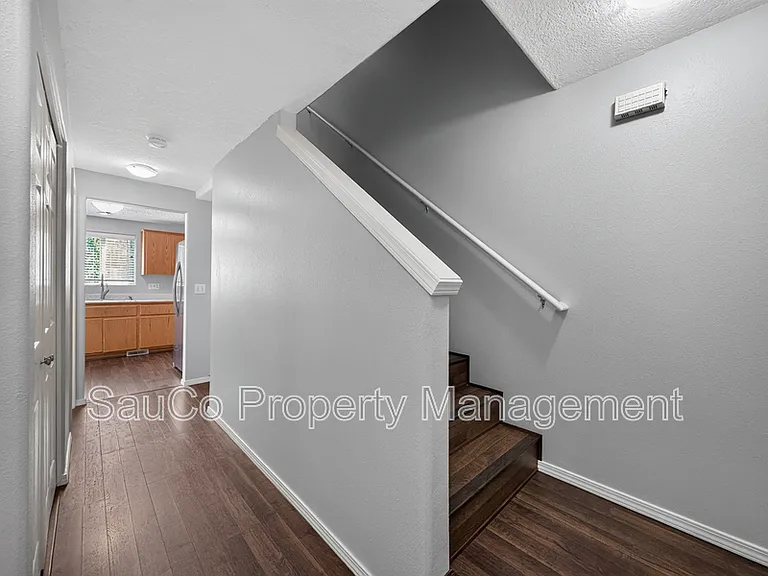 48 S 17th Ct — Photo 2