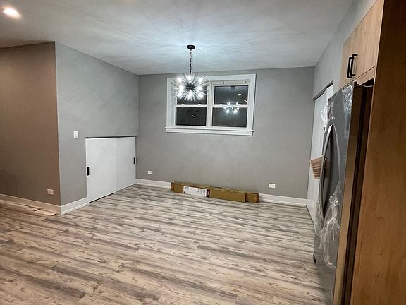 5th image of 1438 N Maplewood Ave #G