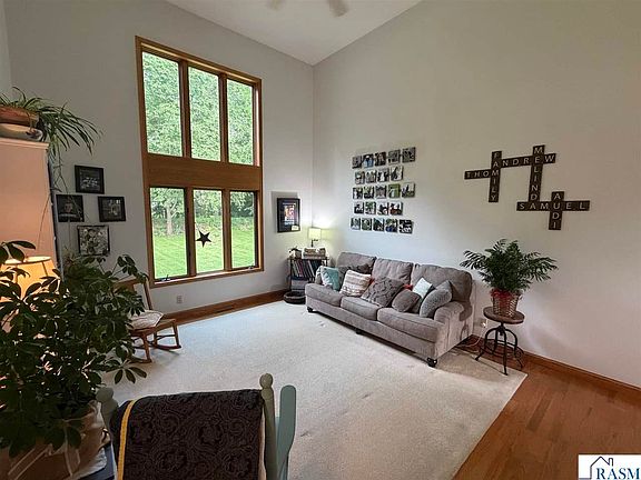 5th image of 203 Country Club Dr