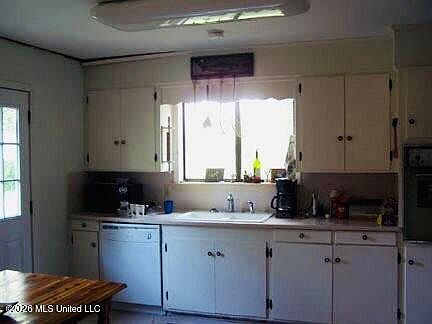 4th image of 415 Wilson Dr