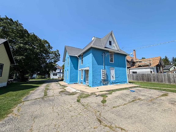 3rd image of 1010 S 6th St