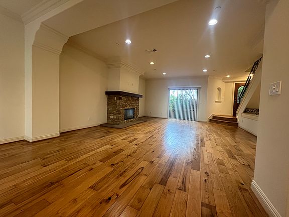 4th image of 706 S Pacific Coast Hwy APT D