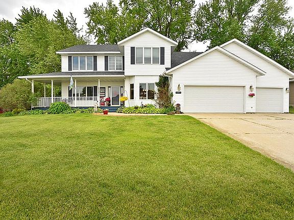 2nd image of 1545 Deer Trail Ln NE