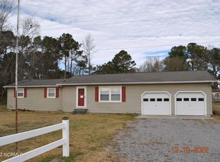 120 Norris Ln, Chinquapin, NC 28521