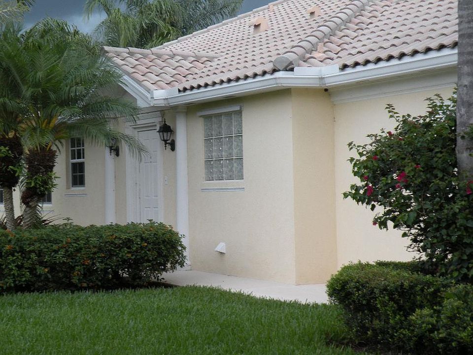 1st image of 8580 SE Retreat Dr