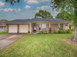15707 Caprock Dr, Webster, TX 77598